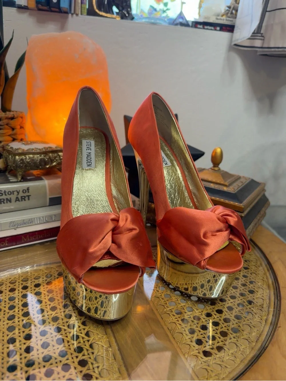 Steve Madden Moskow Coral Satin Bow Gold Platform Heels Size 8.5